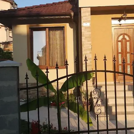 вила Kiten (Burgas)