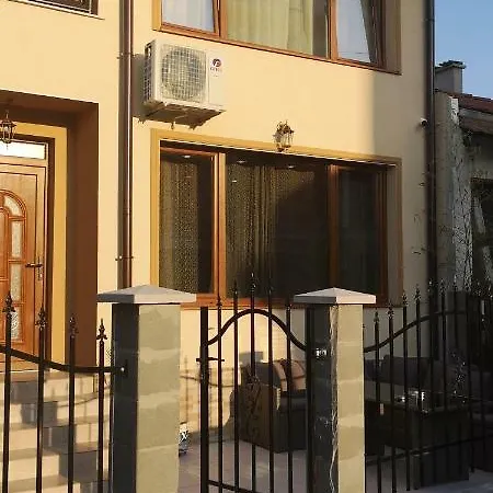 вила Villa Kiten (Burgas)